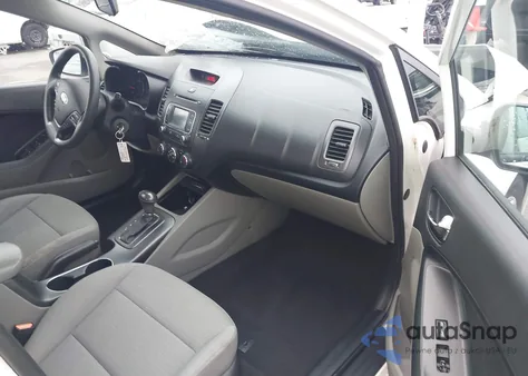 2016 Kia Forte Lx z USA, uszkodzony, nr VIN KNAFX4A66G5477915